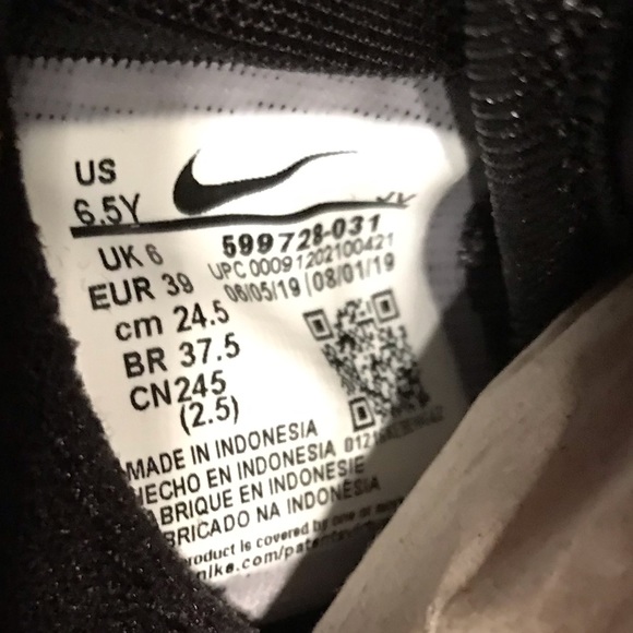 NEW Nike Roshe One Running Shoes Youth/Women’s - Picture 6 of 7